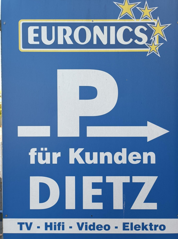 Stra&szlig;ensperrung in der Bahnhofstrasse