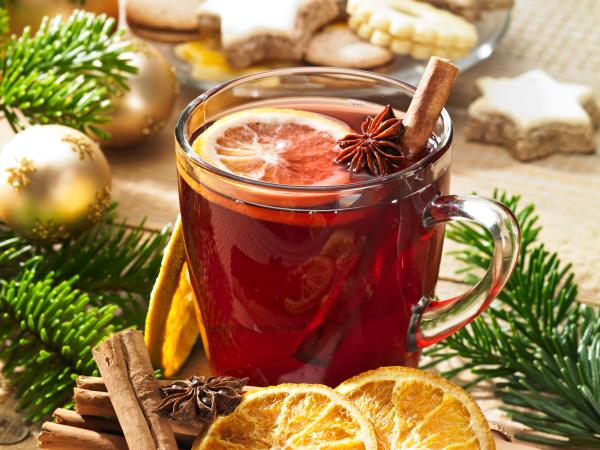 Gl&uuml;hweinduft auf dem Marktplatz